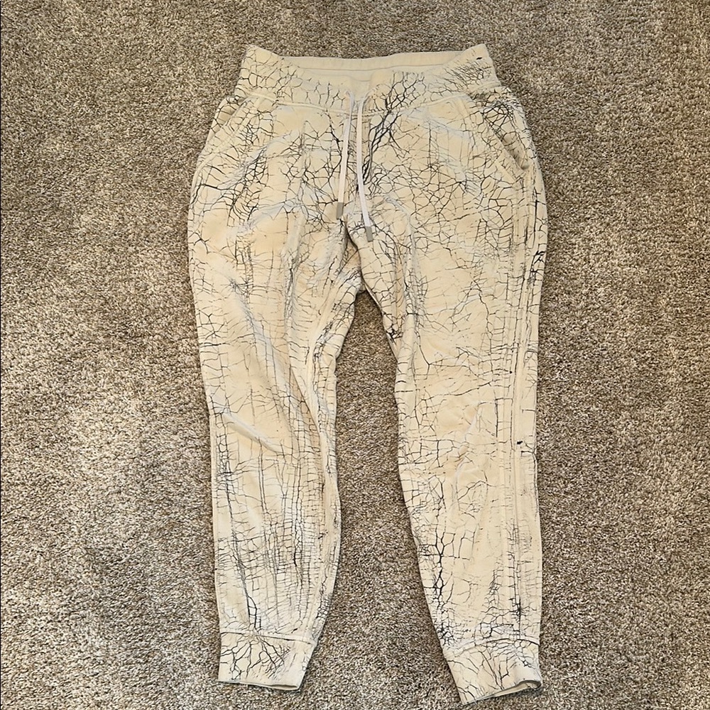 Lululemon white and Black Abstract Joggers
